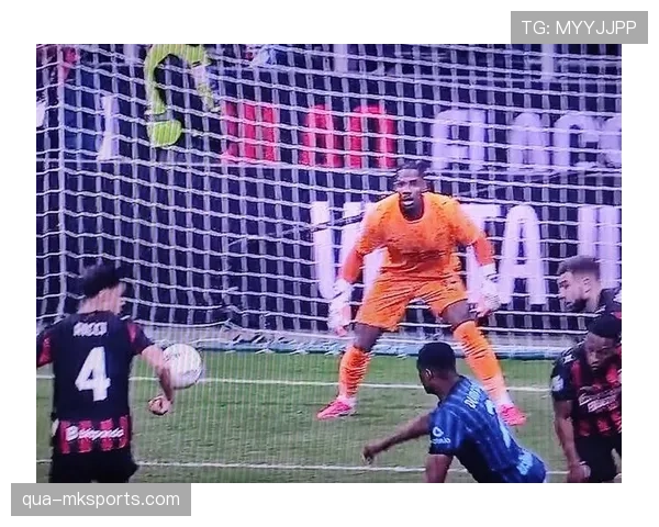 禁区规则：点球判罚与守门员手球核心判定